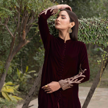 Velvet Shirt with Cut Danna Patchwork and Raw Silk Pants